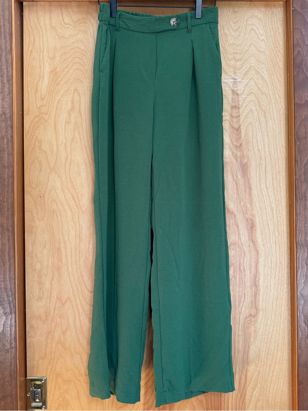 Small green wide-leg lightweight pull-on pants - great teacher pants
